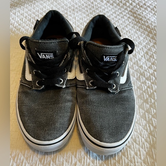 Vans in denim. Size 4 for kids. Like new condition. Stonewashed black. - Picture 1 of 7